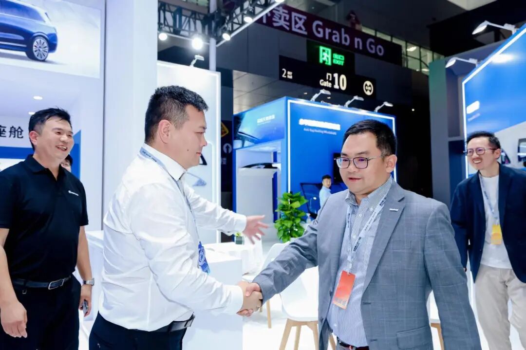 英唐闪耀大湾区车展｜顶尖行业领袖齐赞“零醛零苯零菌”技术突破